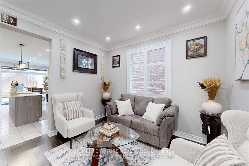 Detached Home Located In Family Oriented Prestigious Neighborhood In Pickering.