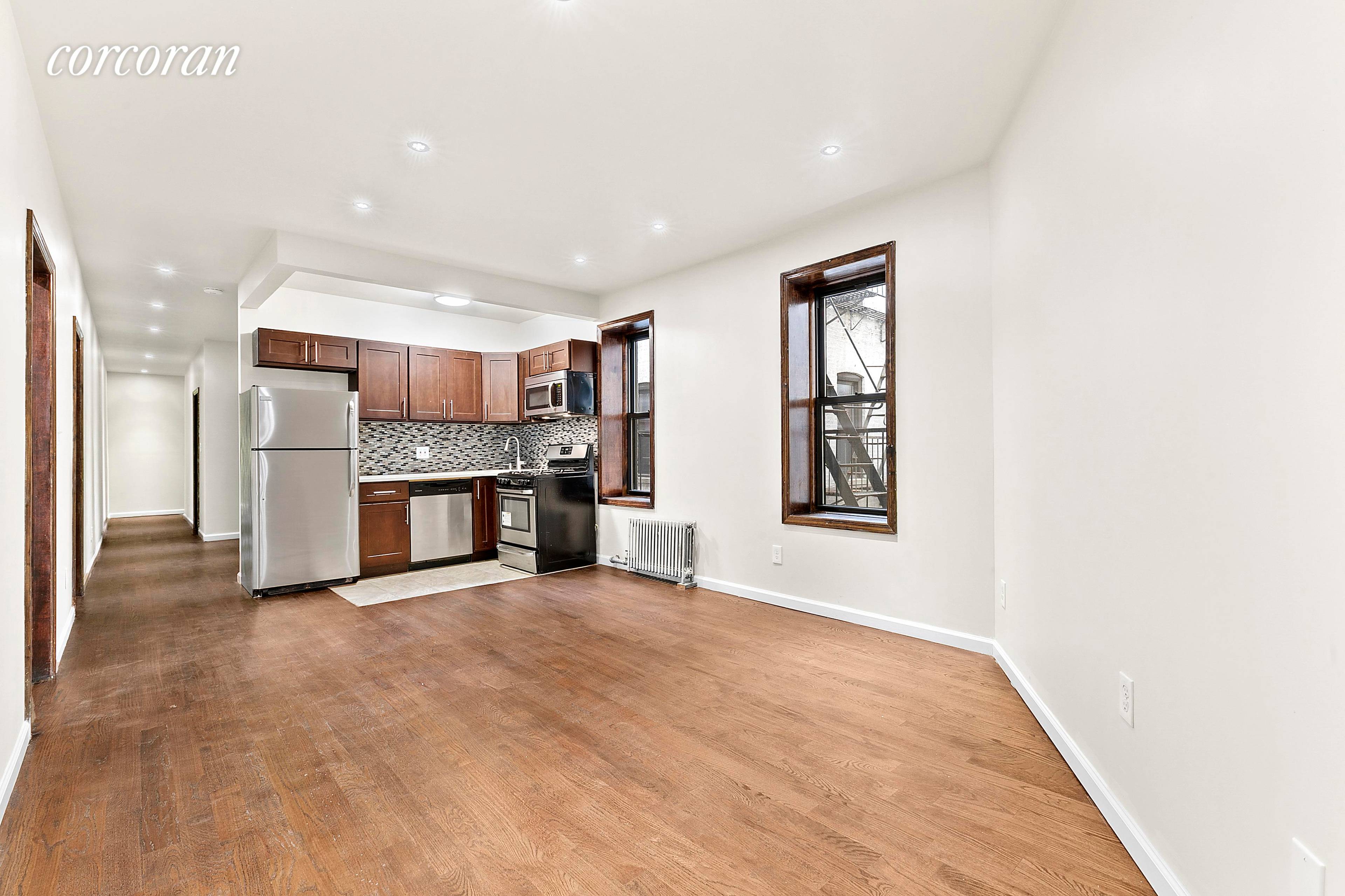 Available now ! ! ! Welcome to apartment 3A at 572 Lincoln Place.