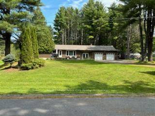 INVESTMENT OPPORTUNITY ! In the heart of Muskoka, this wonderful rural Bracebridge property has access to the best attractions as well as all the amenities of close by downtown Bracebridge.