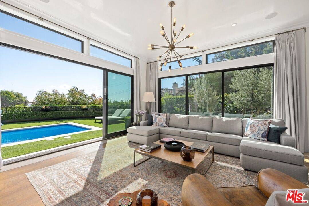 1640  N Kings Rd 3BR Sunset Strip La