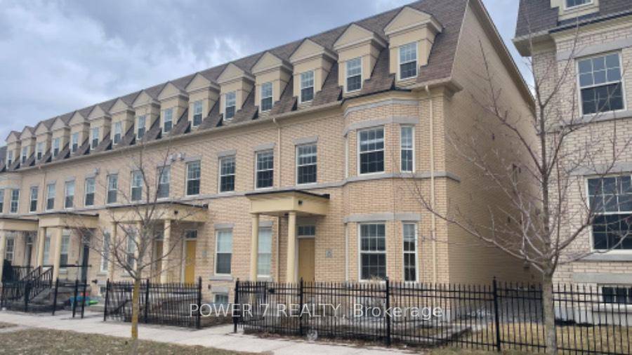High Demand Cathedral Town Community,, Close To Hwy 404, Top Ranking Schools, Parks, Shopping And Much More !