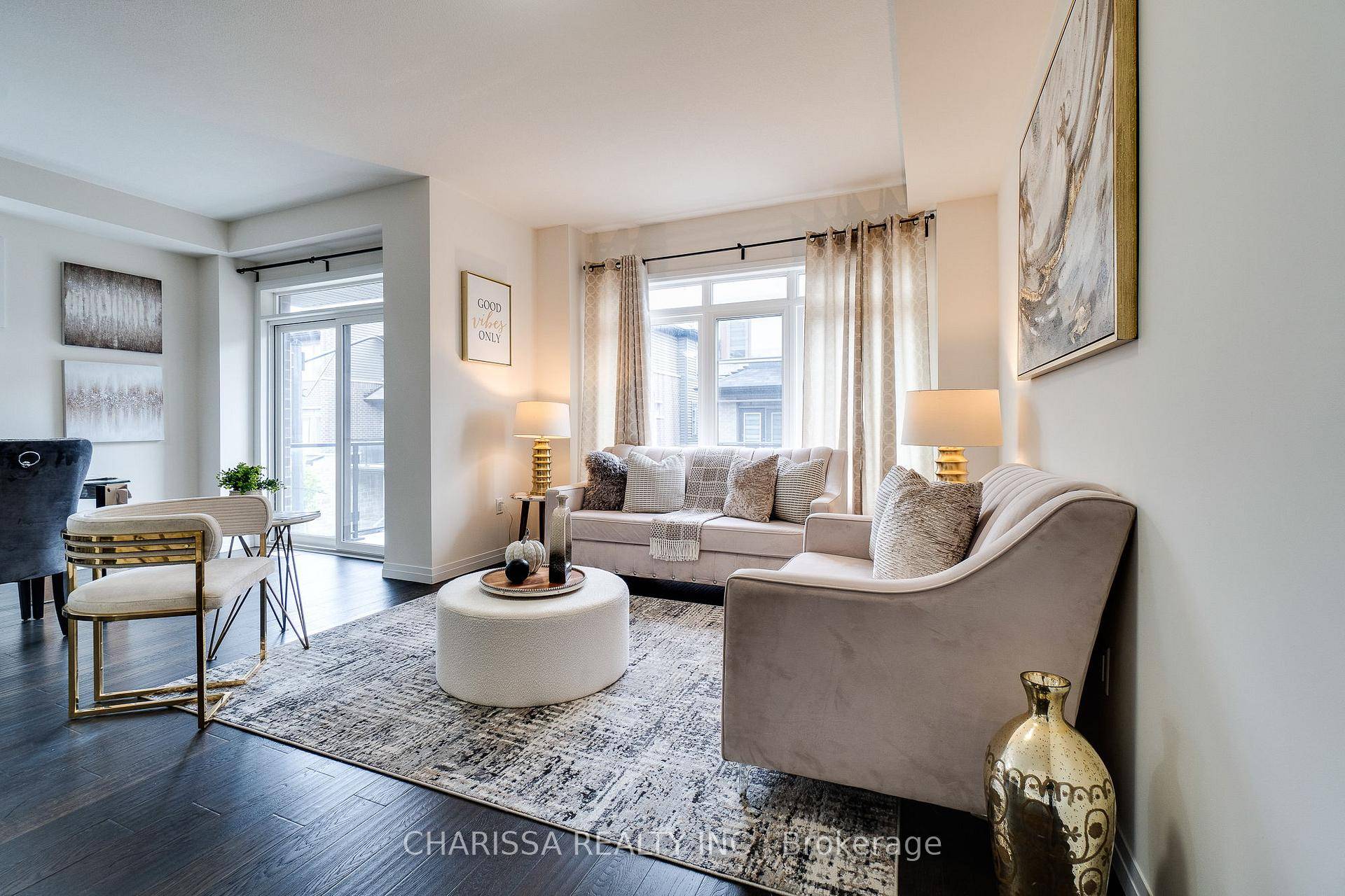 Magnificent 3 Storey End Unit Townhome in Prime Stoney Creek LocationStep into this stunning 3 bedroom, 3 bathroom end unit freehold townhouse, offering 1, 795 sq.