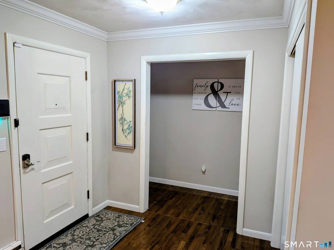 Welcome to this well maintained 3 bedroom, 2 full bath ranch style home located in a desirable Oxford neighborhood.