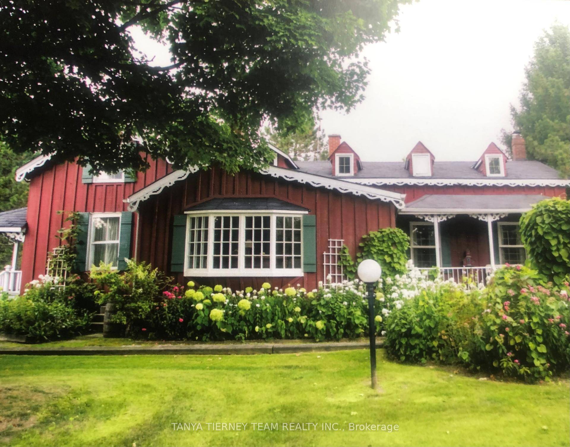 Lifted from the pages of a magazine, this rarely offered heritage farmhouse offers a seperate in law suite rental apartment and is situated on a picturesque 1 acre lot in ...