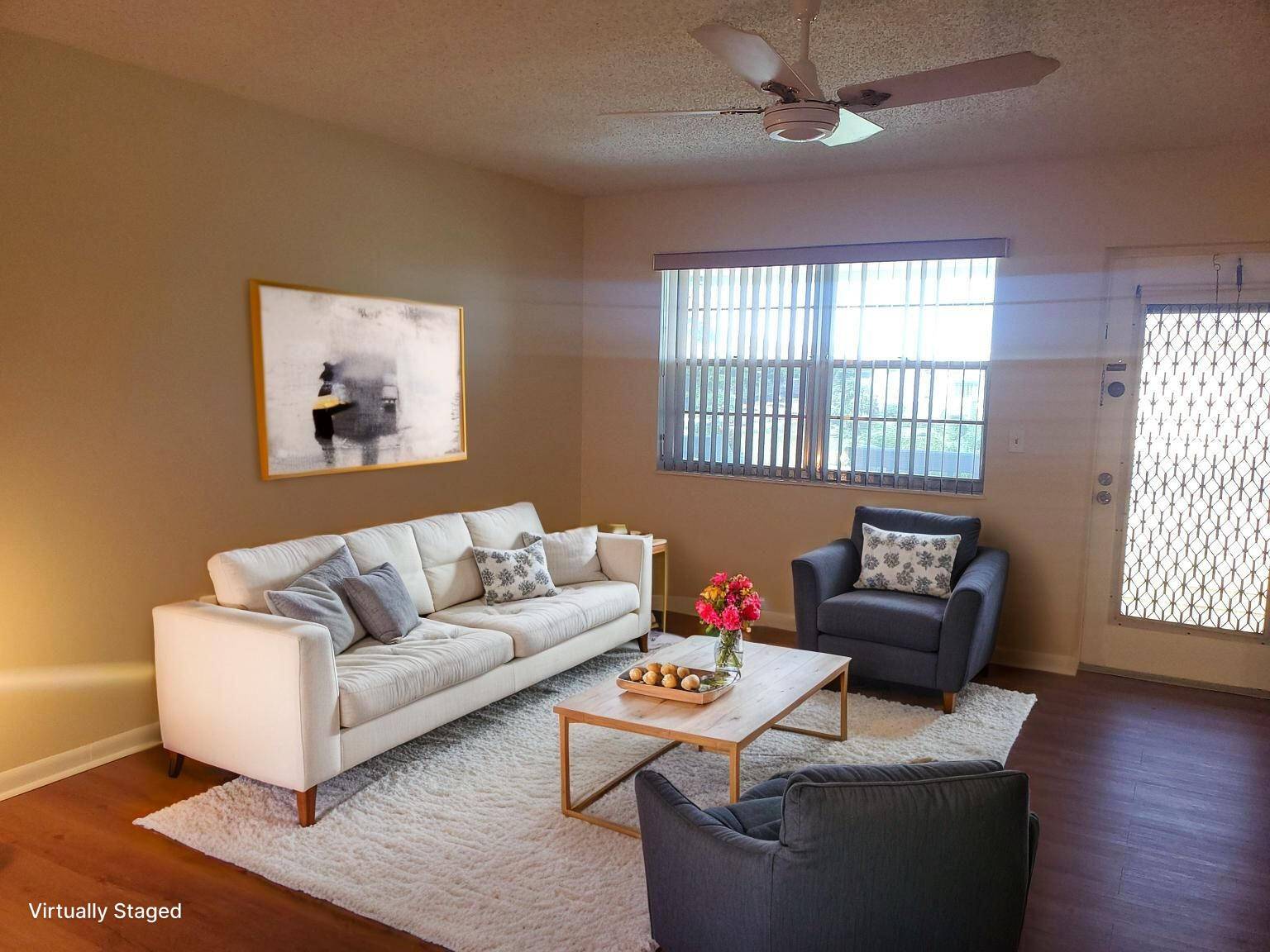 Live the Florida lifestyle in this 2BR 1.
