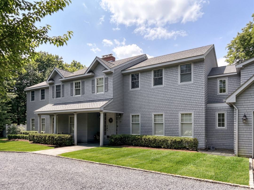 Private Home beside 125-Acre Preserve, Minutes from Sag & East