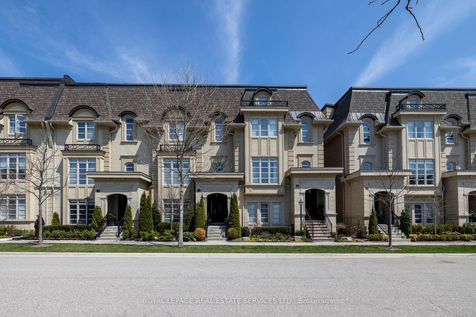 Welcome to the Royal Oakville Club, where prestige, elegance, amp ; modern luxury define an exceptional lifestyle.