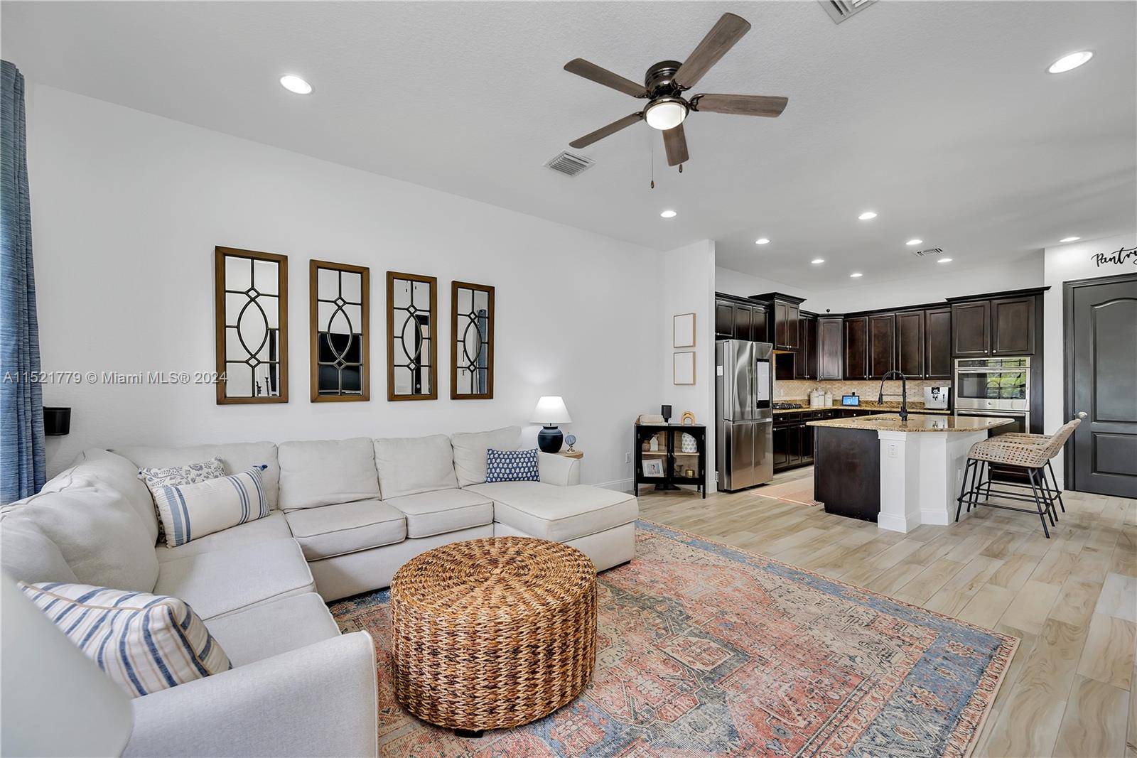 Nestled within the MiraLago at Parkland community, this spacious residence boasts 4 beds 3 baths, offering an exceptional layout.