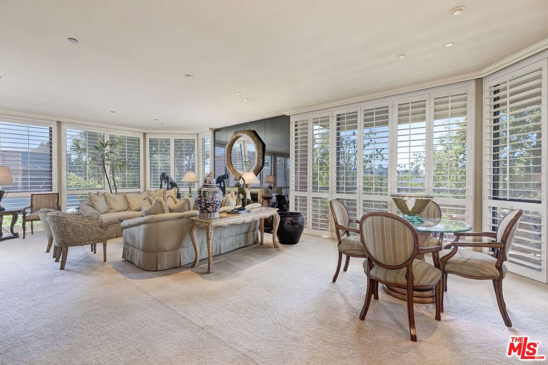 300 N Swall Dr 2BR Beverly Grove La