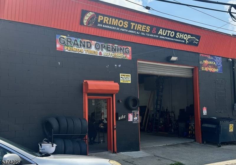 Investment Opportunity Land Building with Stable Return.