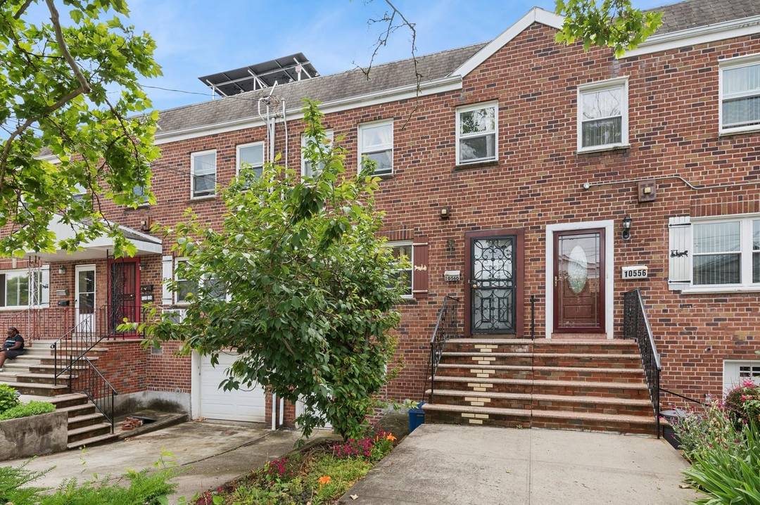 Opportunity awaits in the heart of Canarsie !