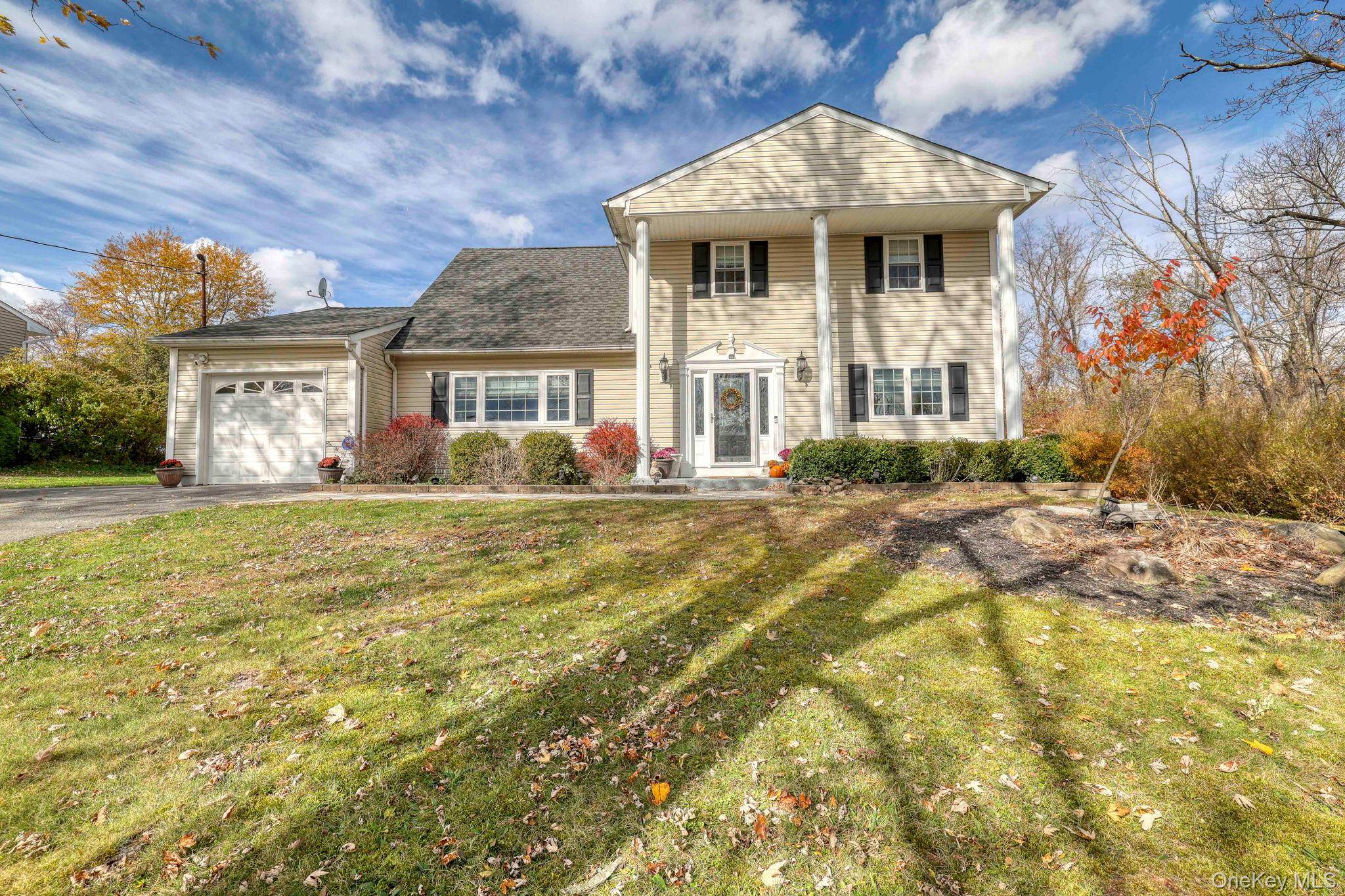 This well maintained colonial style home is situated in the established Pheasant Hill Subdivision within the Minisink Valley School District.