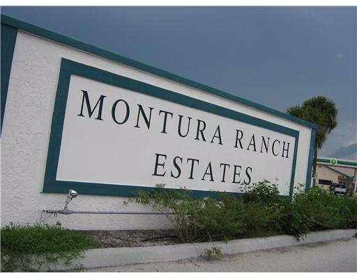 1. 07 acres located in the center of Florida10 mins to Walmart 30 mins to international airport 40 mins to beaches, 1 hour To Miami 2 hours theme parks orlando.