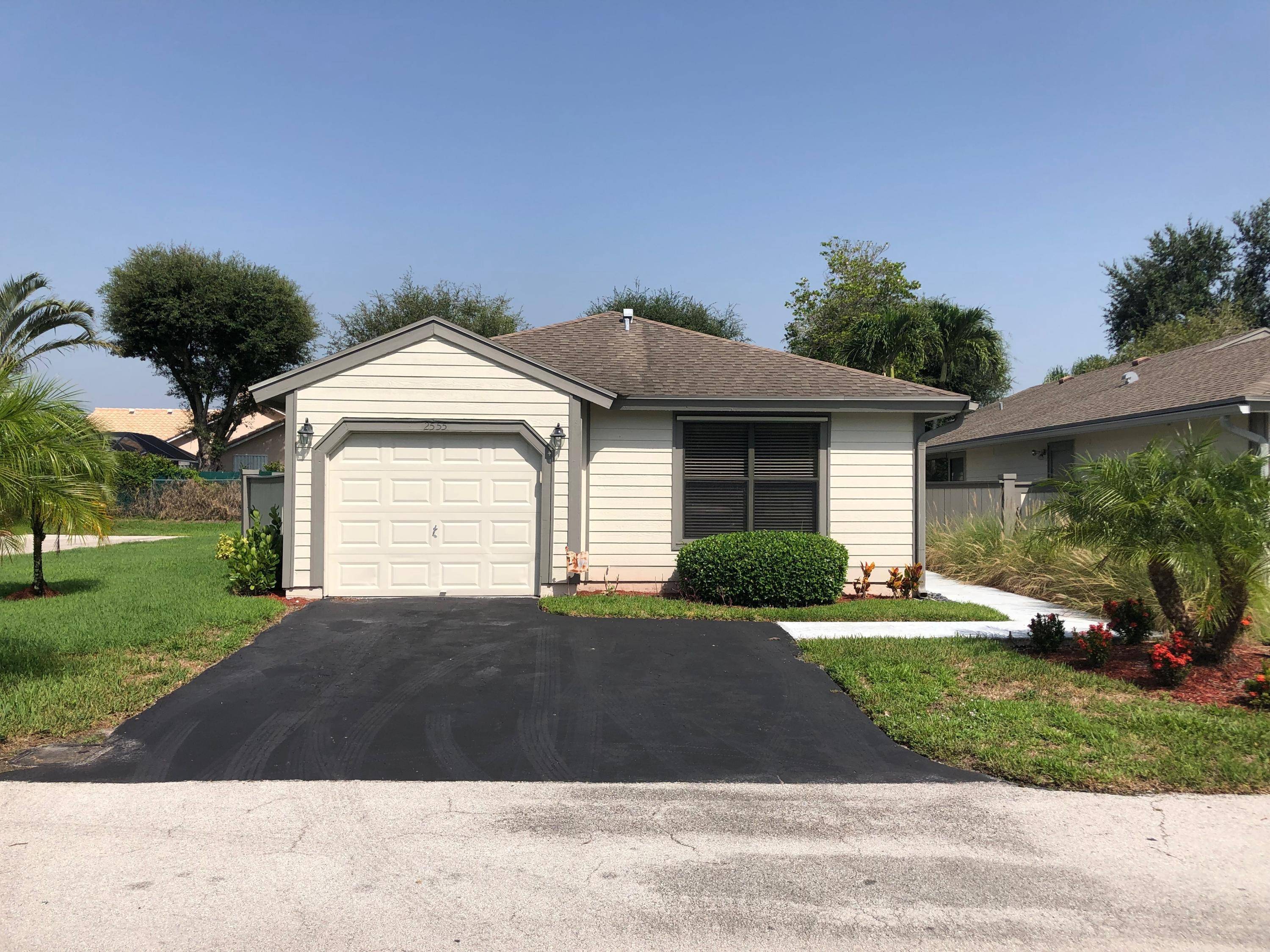 Discover this beautiful 3 bedroom, 2 bath seasonal home in the desirable Bedford Mews neighborhood.