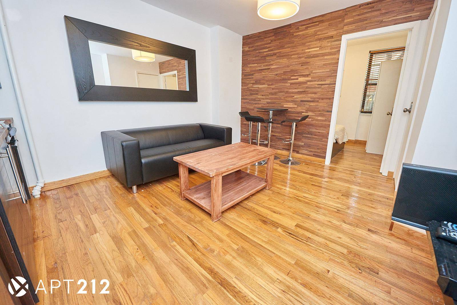 Amazing sunny 3 bedroom apartment.