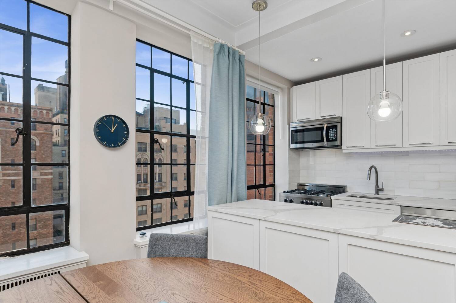 NEW TO MARKET CORNER SUNLIT GUT RENOVATED PREWAR MURRY HILL PARK AVE GEM.