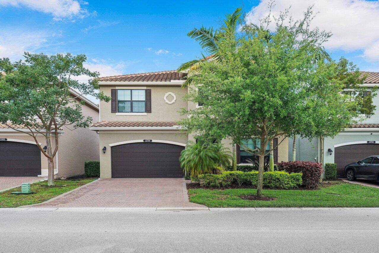 UNFURNISHED Siena model wonderful open floor plan, perfect for family life entertaining.