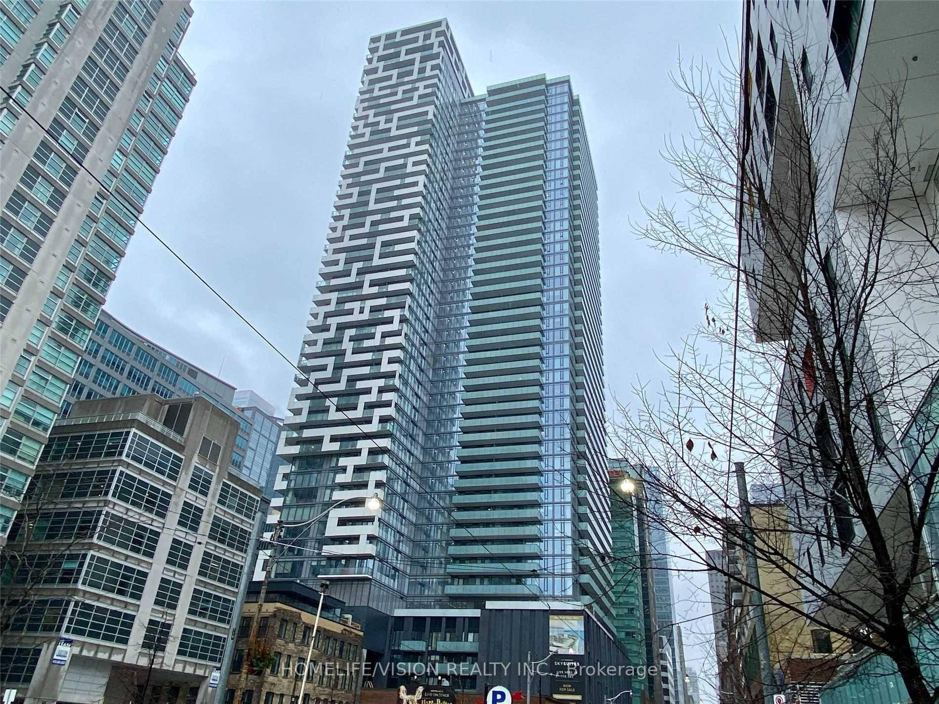 Welcome to Yonge Rich, where you can live in unparalleled luxury high above the city.