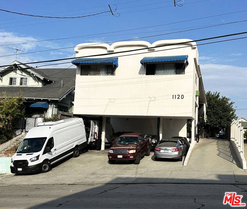 1120  S Harvard Blvd 10BR La