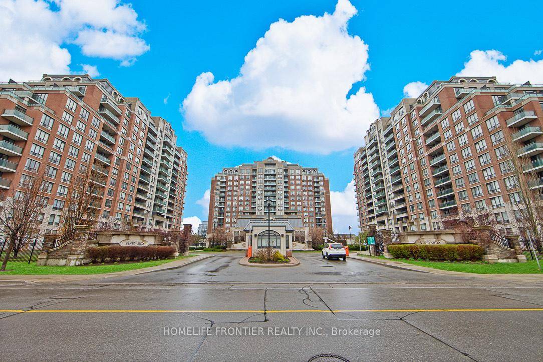 1171Sqft Luxurious Penthouse Style Suite W A Massive 1000 Sqft Terrace amp ; 180 Degree BreathtakingCity Views !