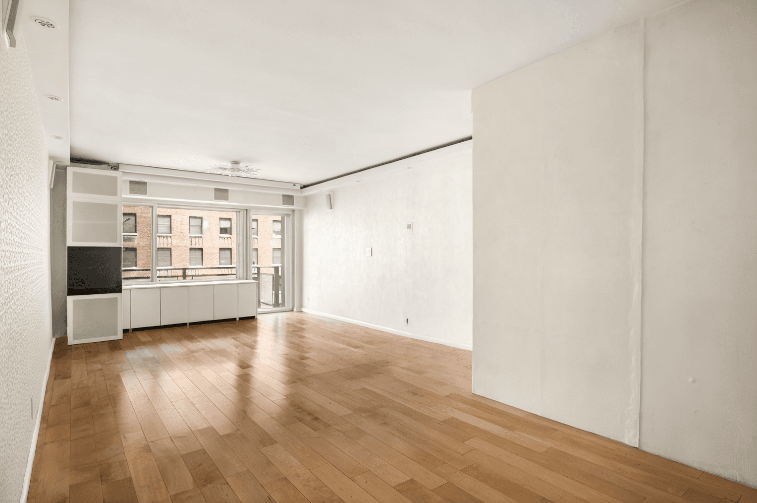 This terrific neighborhood can be yours to roam.