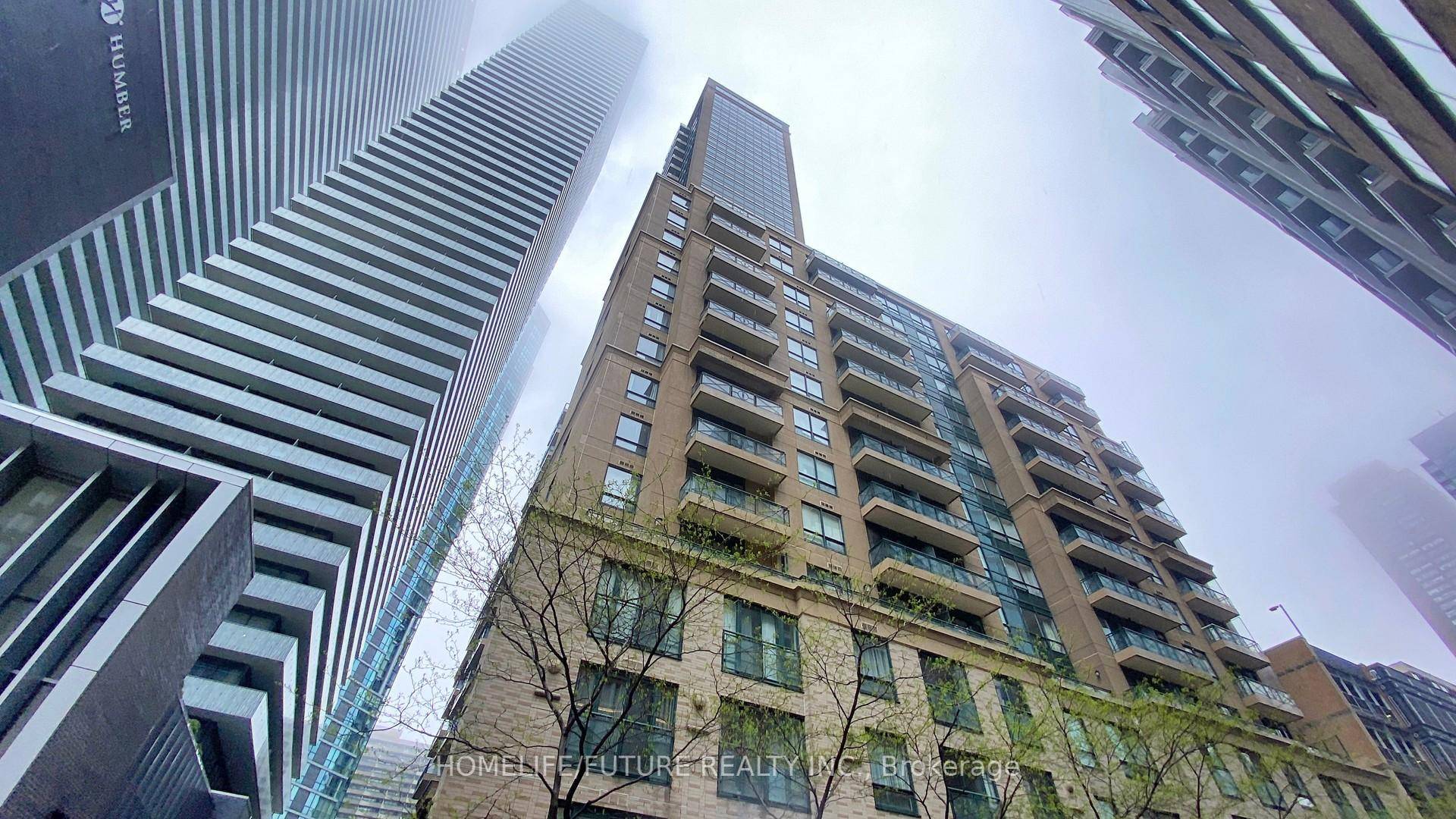Stylish 1 Bedroom Condo in Prime Yorkville Steps to Yonge amp ; Bloor Move in ready and perfectly located !