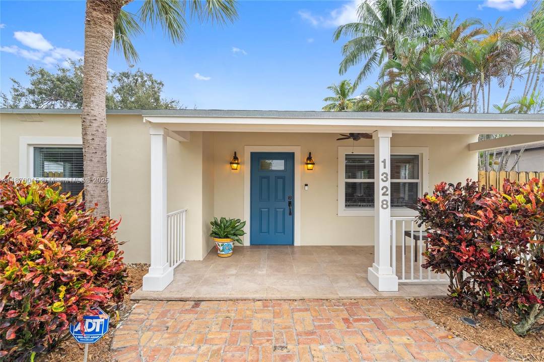 PRICE IMPROVEMENT ! Welcome to this beautifully remodeled 3 bedroom, 2 bath single family home offering the perfect blend of modern comfort and prime Fort Lauderdale location.