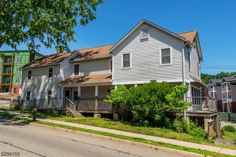 Potential multi family development on approximately 1 3 acre for 4 6 units in desirable area.