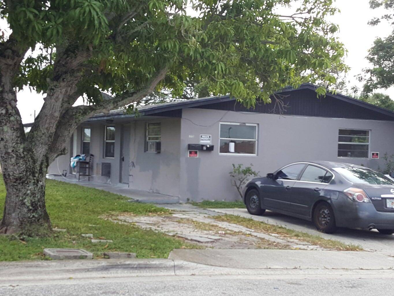 Location and convenience are the great features of this nicely priced duplex with two 2 1 units.