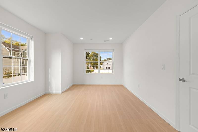 Now Leasing Luxury 2 Bedroom Residences Townhomes in Morristown !