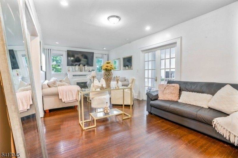 This well maintained home offers 4 bedrooms and 1.