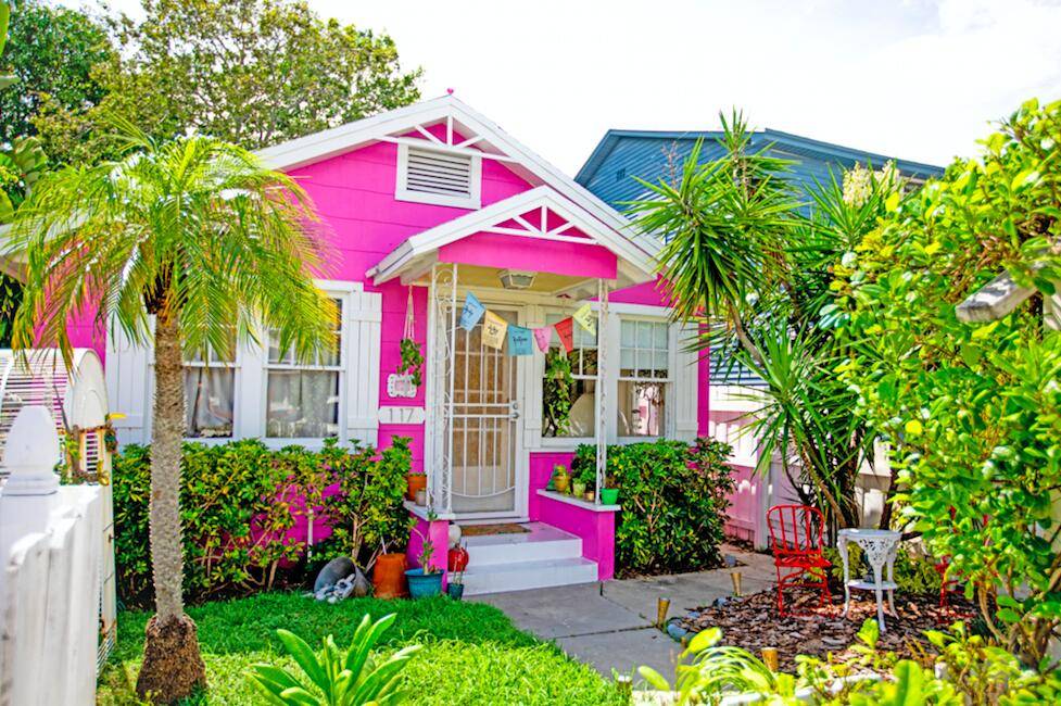 Come and enjoy these 2 famous cottages that were featured on the hit HGTV Series Tiny Homes and published in the NY Times.