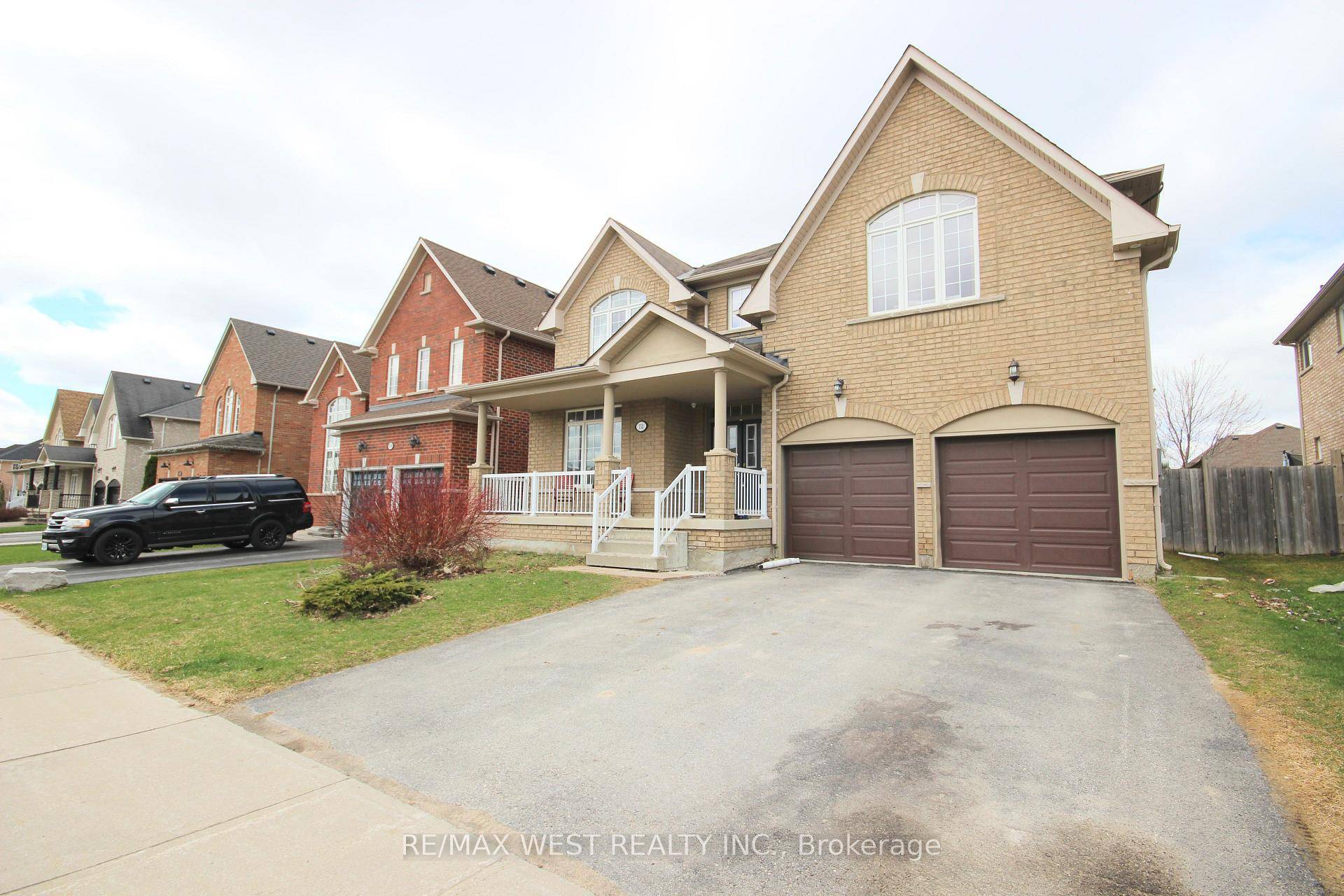 Step into style, space, and comfort with this stunning 4 bedroom home, perfectly designed for modern family living, located in a serene, sought after neighbourhood, this home offers the best ...