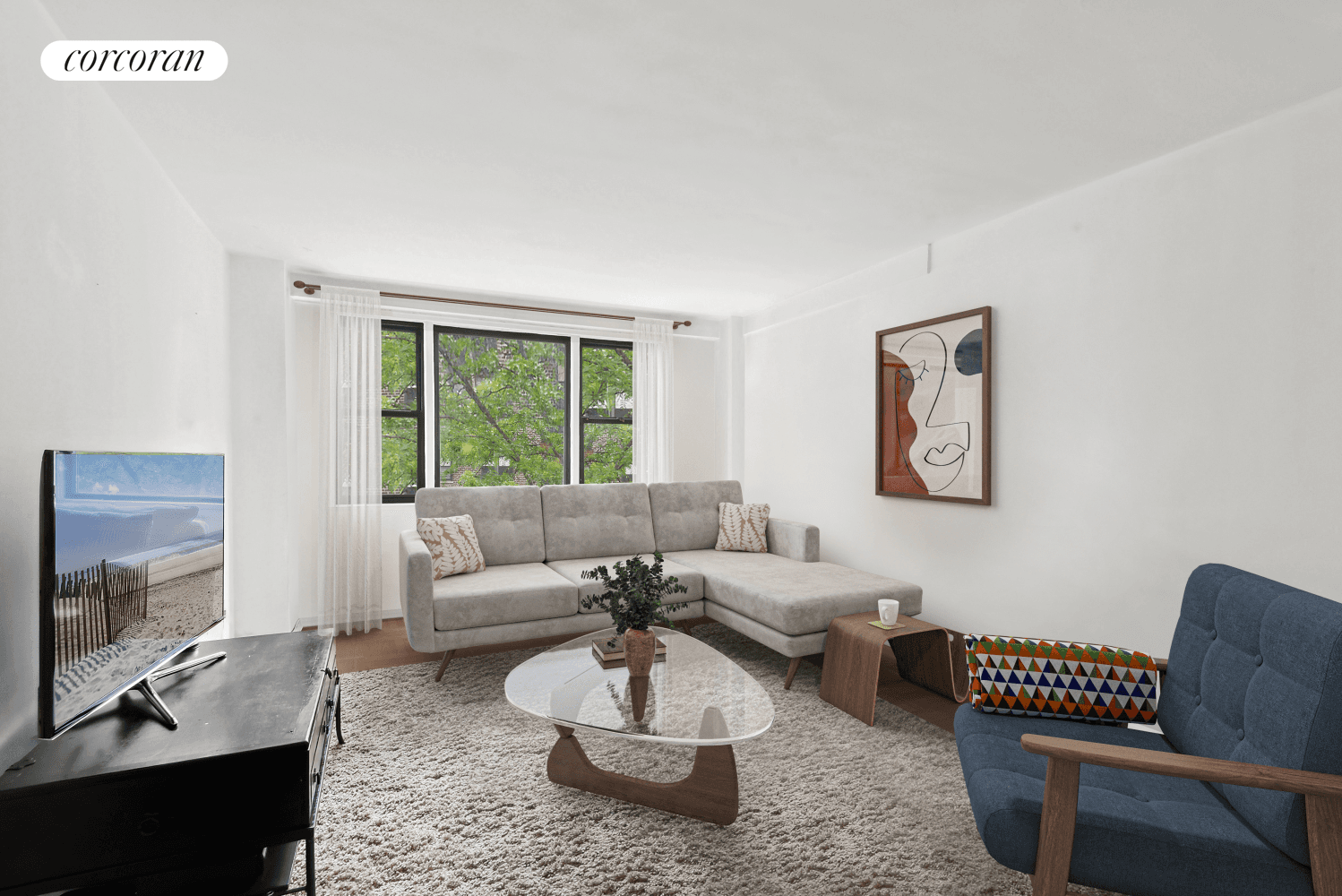 Introducing Apt 3R at 145 East 15th Street right in the heart of Gramercy and just off of Irving Place !