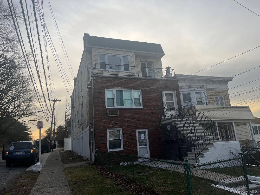 3 legal family with generous income, month to month leases, great location, convenient to transportation and shopping, move in condition, two 3 bedrooms apartment and one 1 bedroom apartment,
