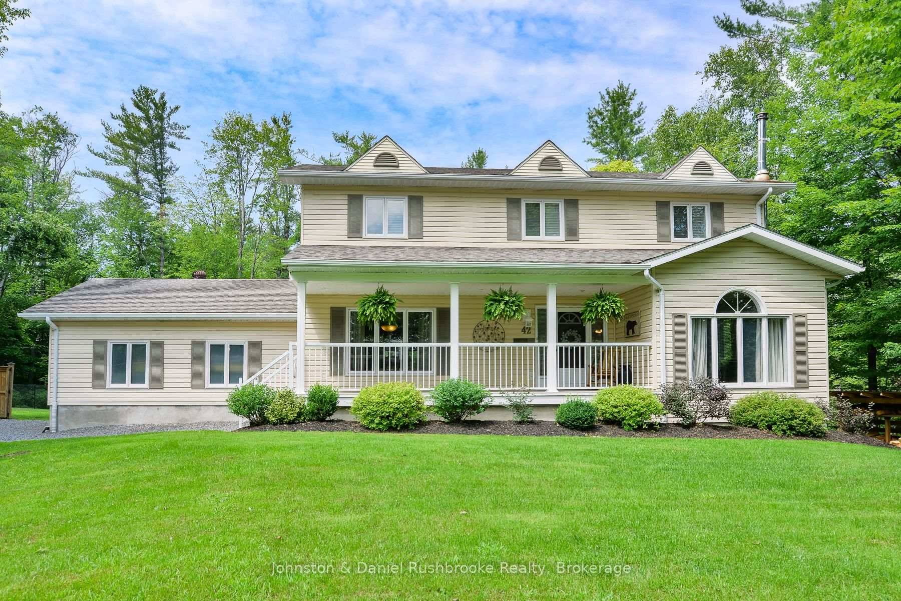 Welcome to a captivating two storey home, perfectly situated in the highly sought after Bracebridge community, now available for your new beginning.