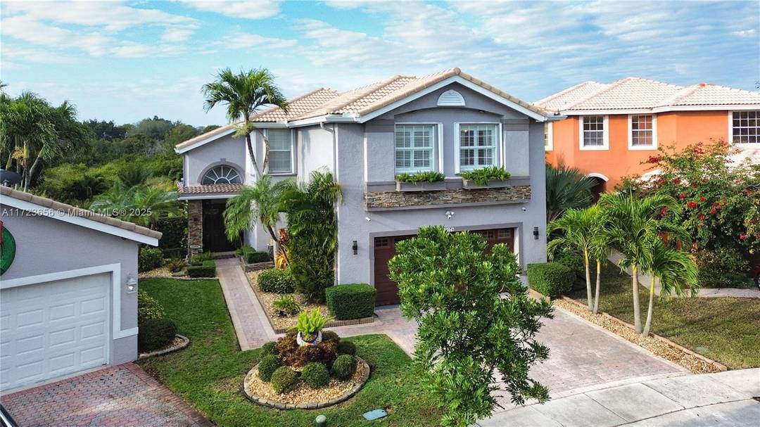Welcome to your dream home at 15076 SW 22nd St, Miramar, Florida !