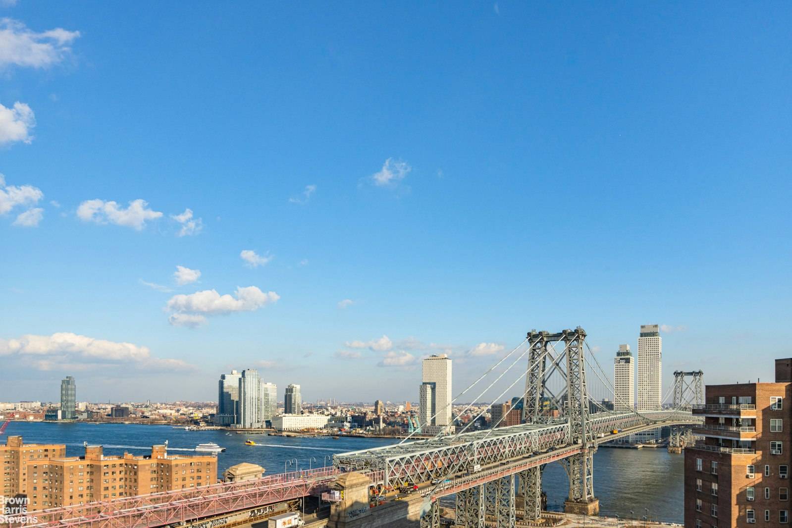 TOP FLOOR TERRACE VIEWS !