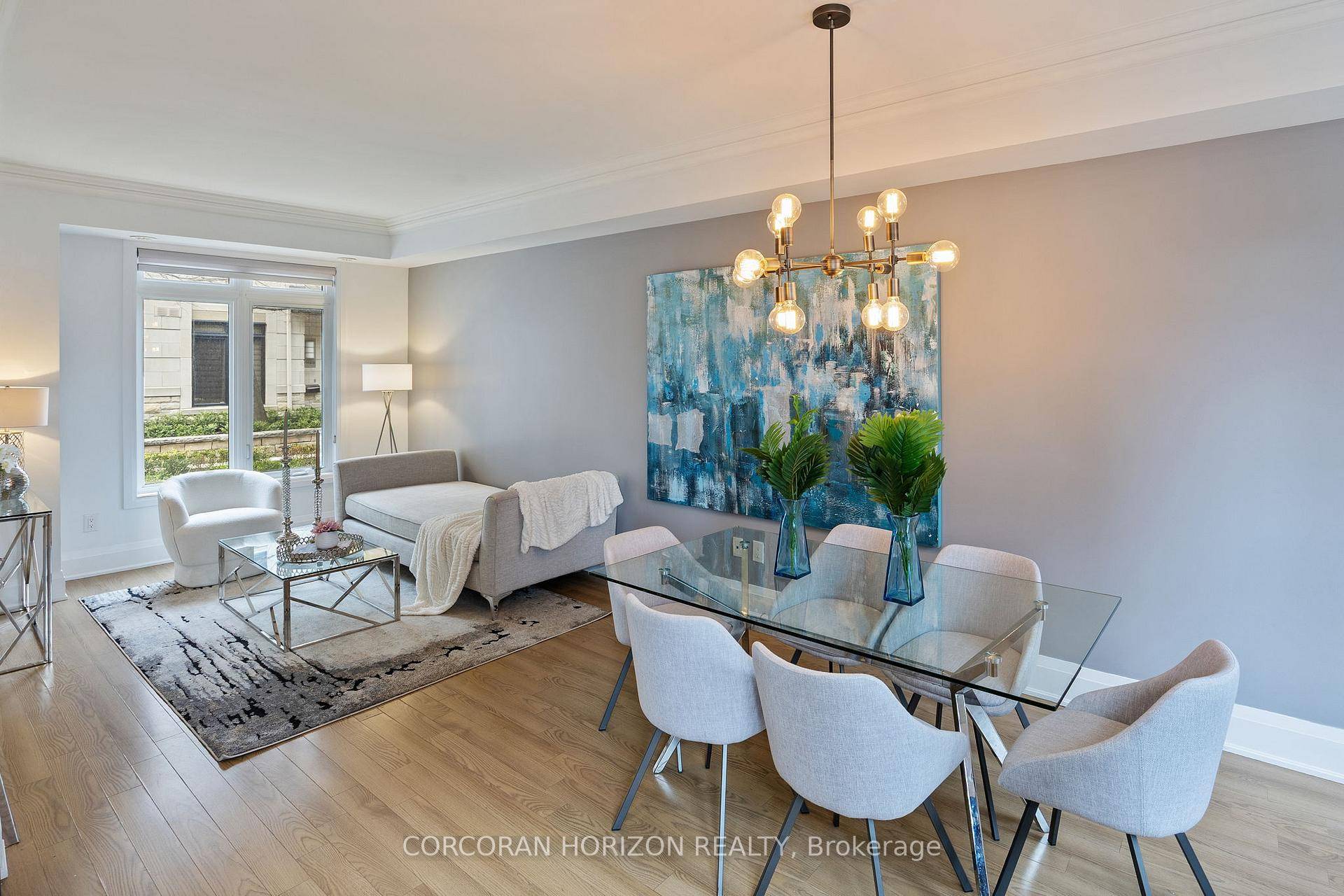 Stylish Turn Key End unit Townhouse in a Prime North York Location with 1 year FREE Maintenance Fees !