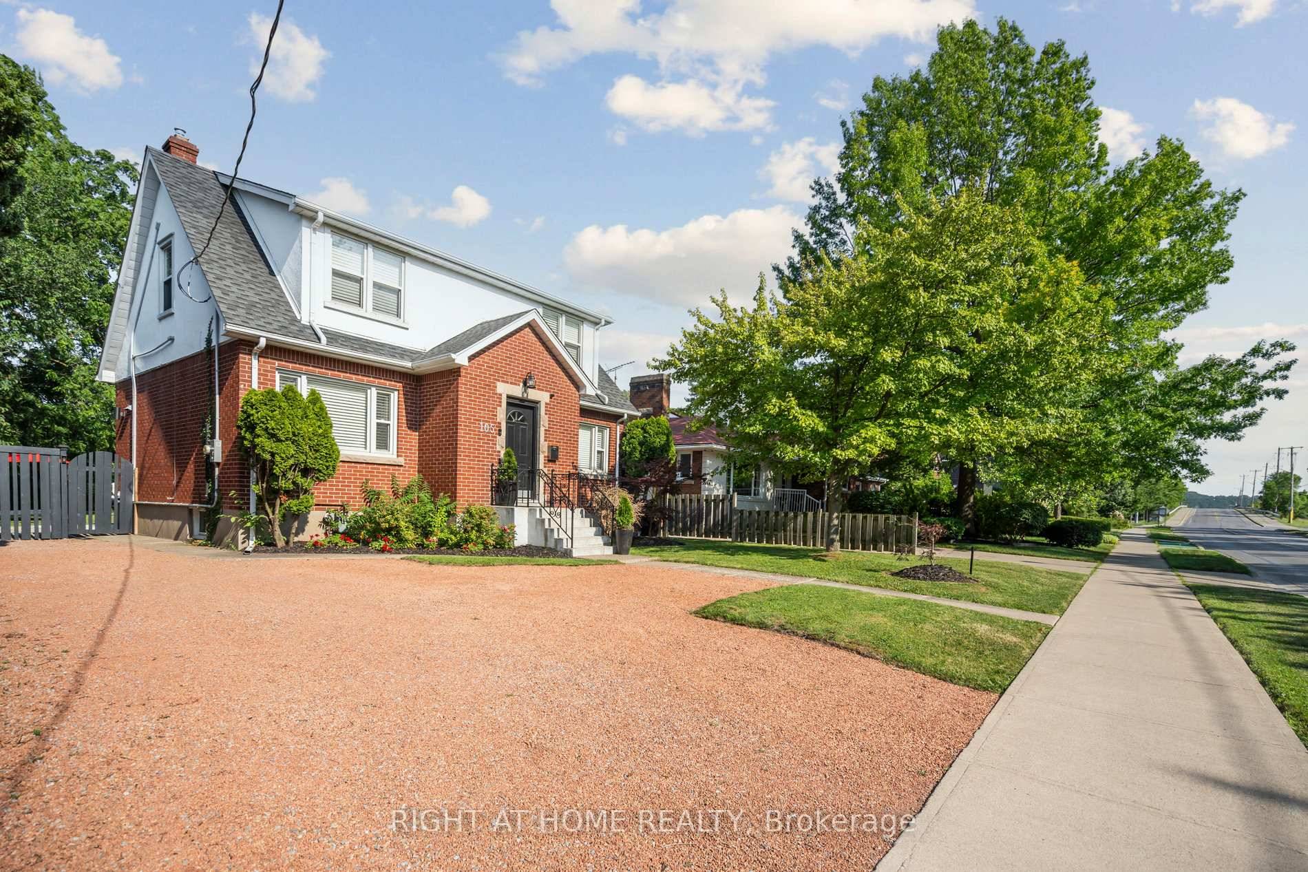 Prestigious Old Glenridge Location !
