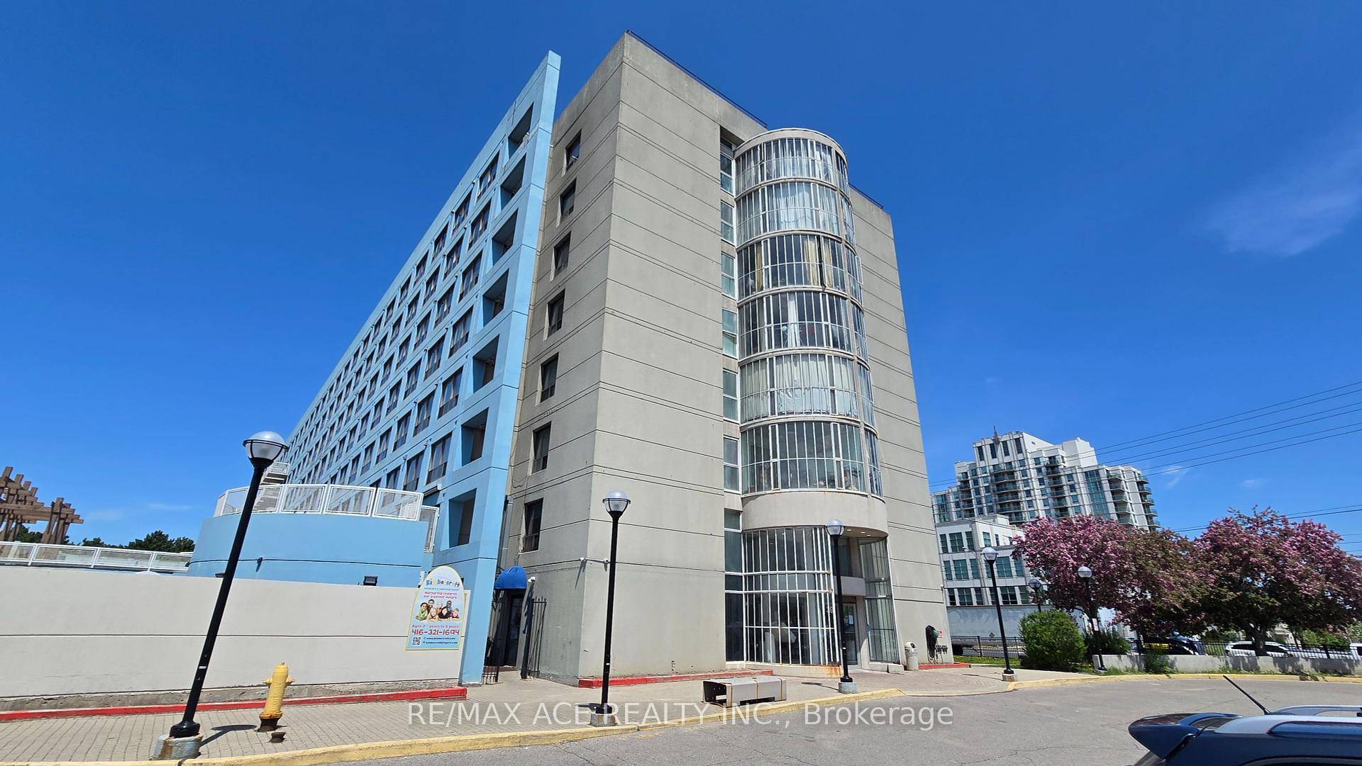 Step into your ideal home with this bright and spacious 1 bedroom large den unit, perfectly situated in the heart of Central Scarborough !