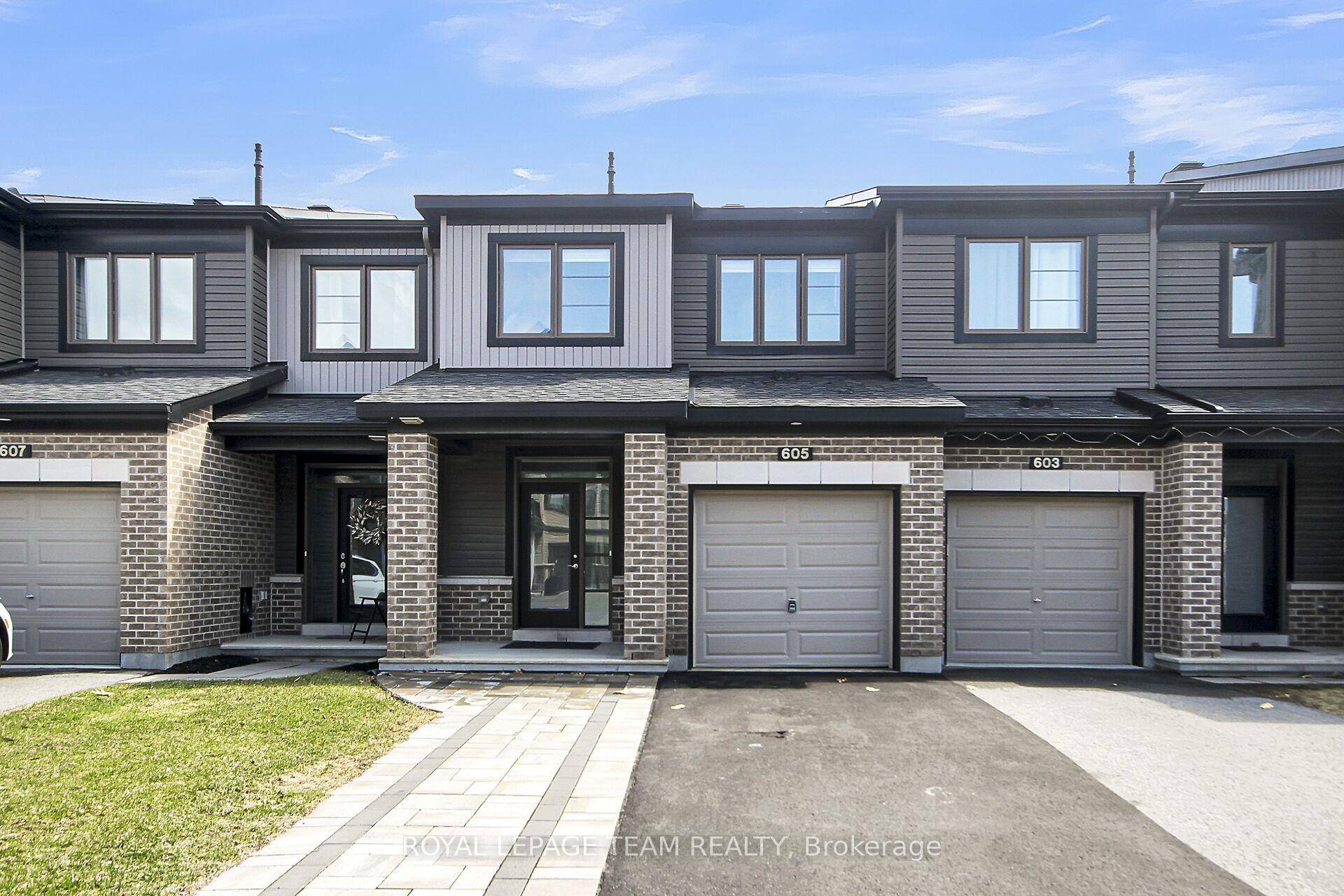 Charming 3 Bed, 3 Bath Townhouse in Prime Location !