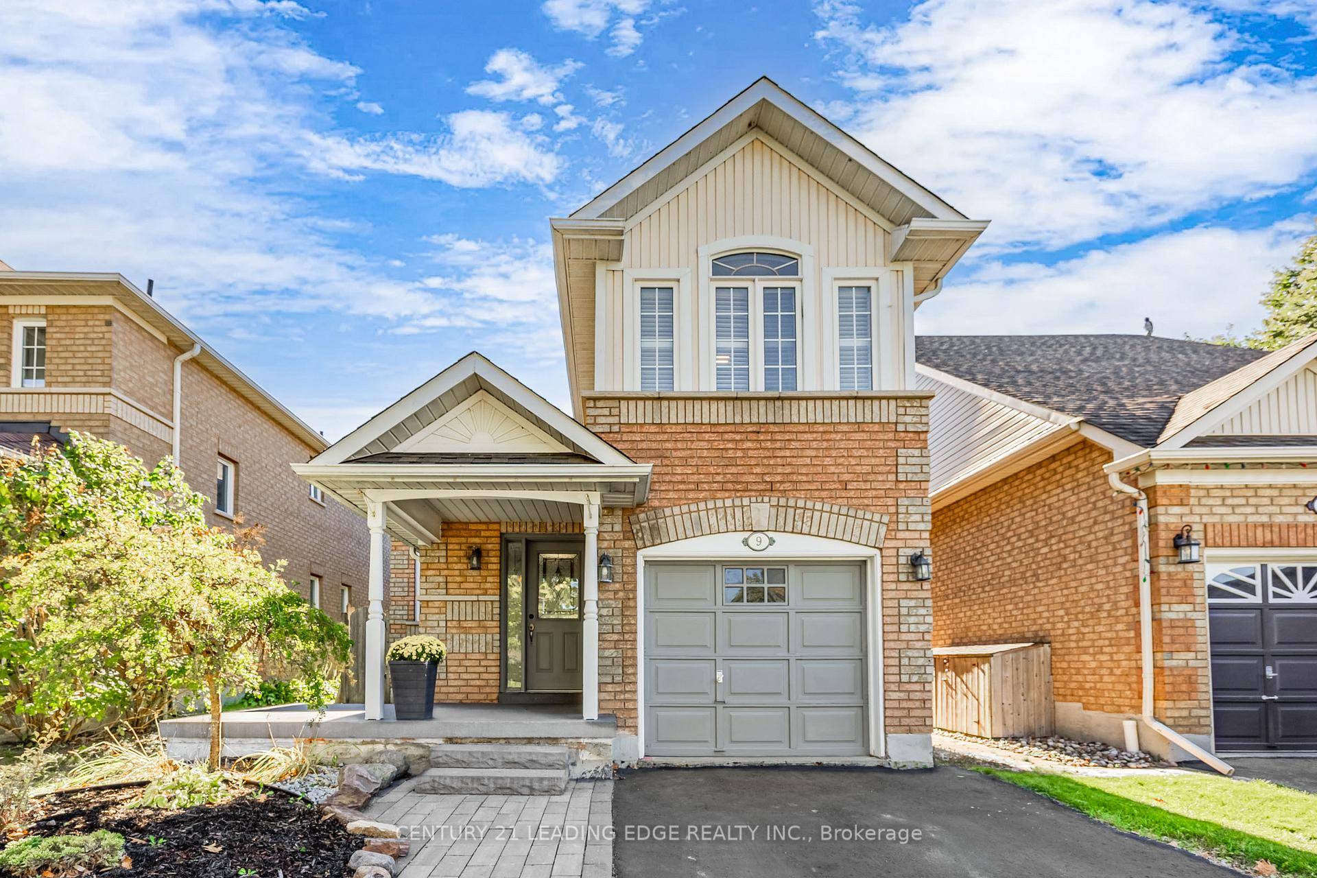 Beautiful Raised Bungalow in Desirable Whitby Shores !