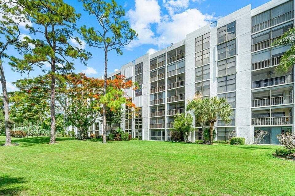 Beautifully renovated home with amazing views !