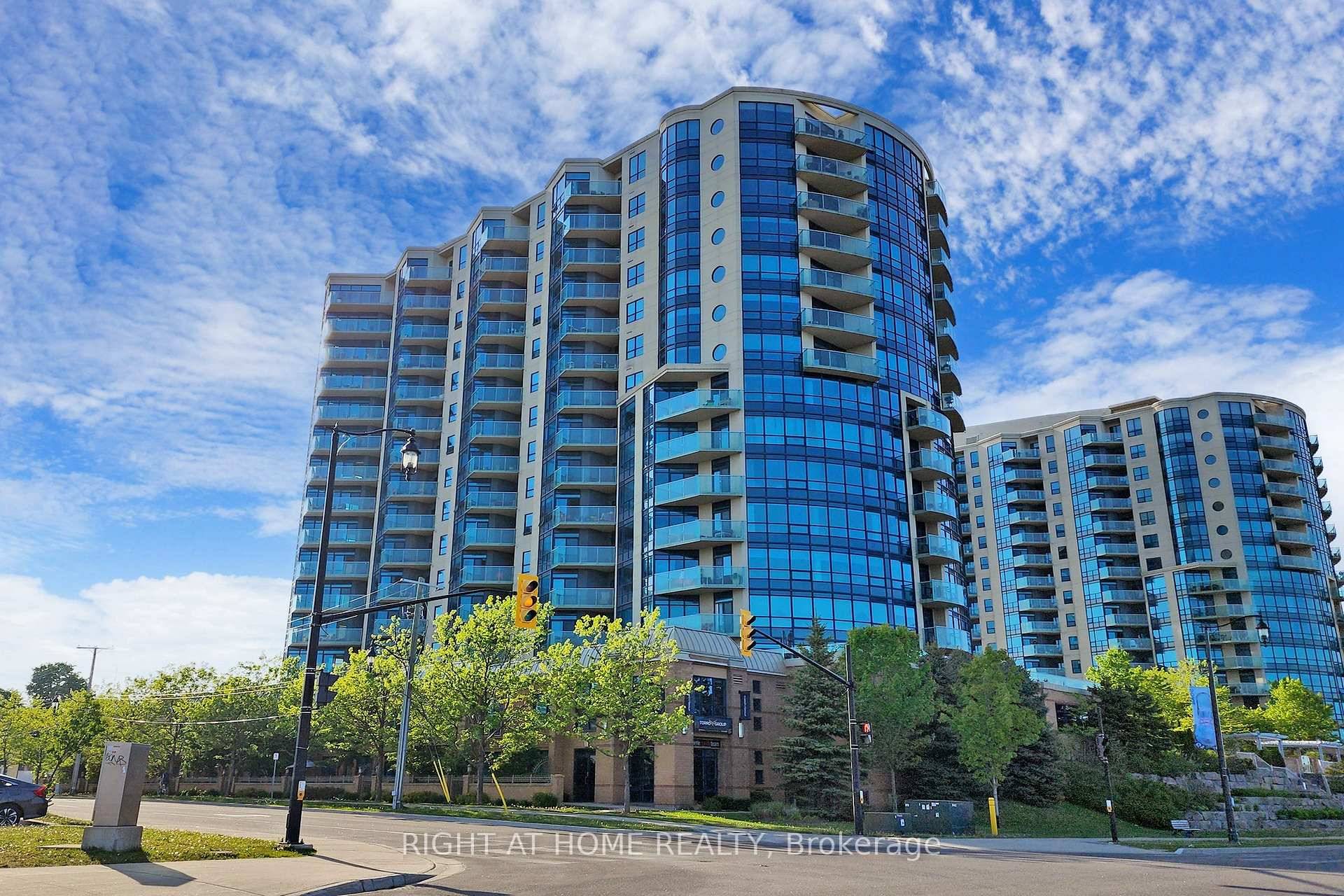 This Luxury Penthouse Has Your All Want !