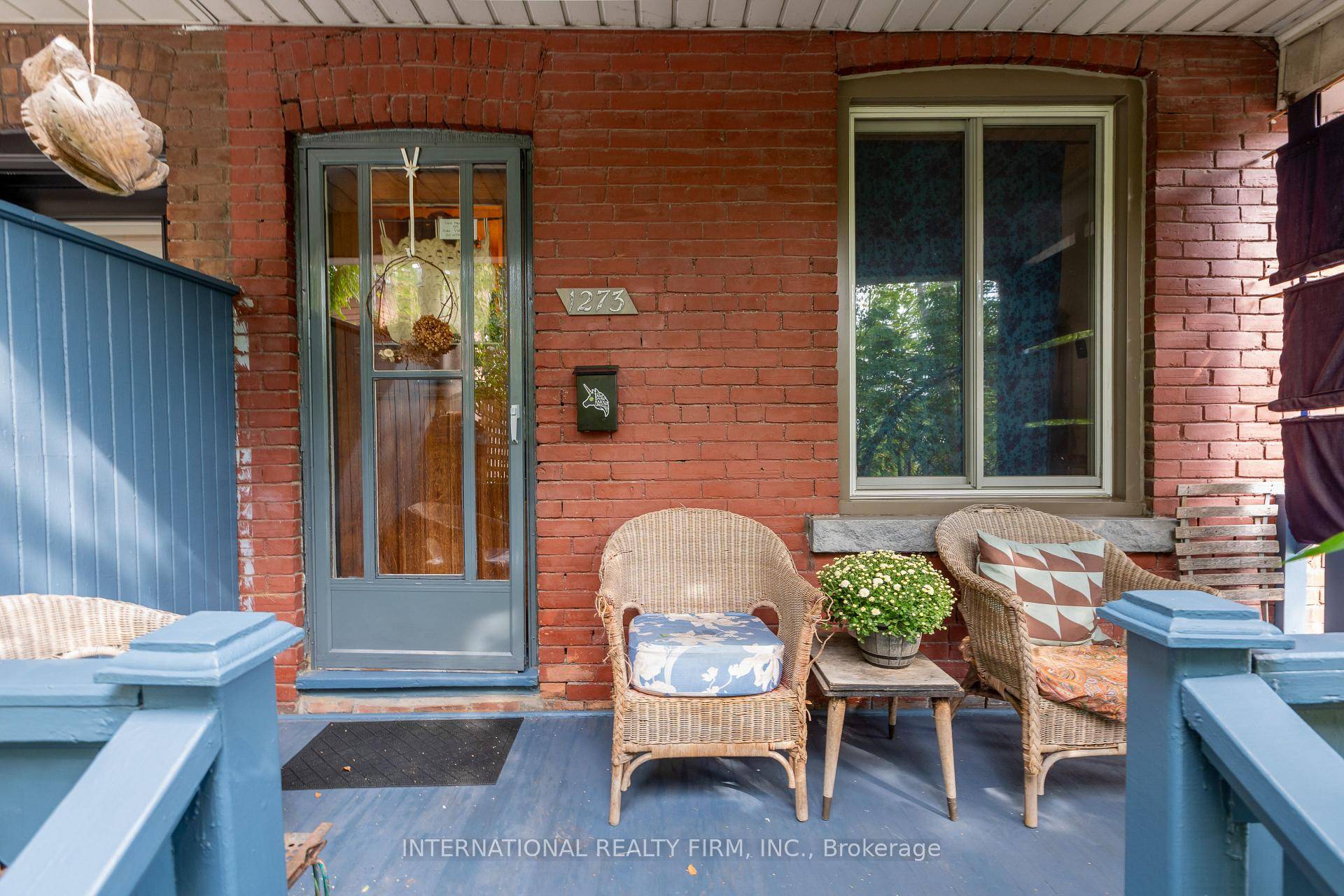 This delightful semi detached duplex home is bursting with boho charm !