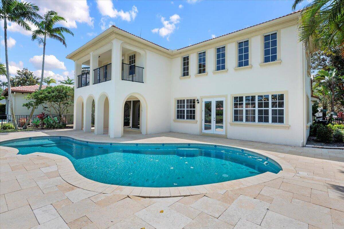 Tropical Paradise is Here !