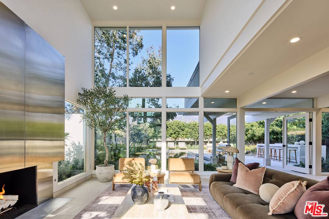 23515 Malibu Colony Rd 5BR Malibu La