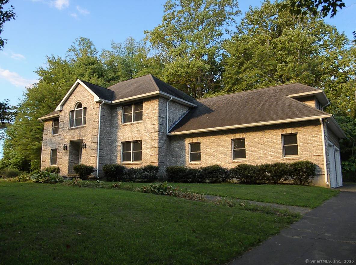 This sprawling Colonial on 2.