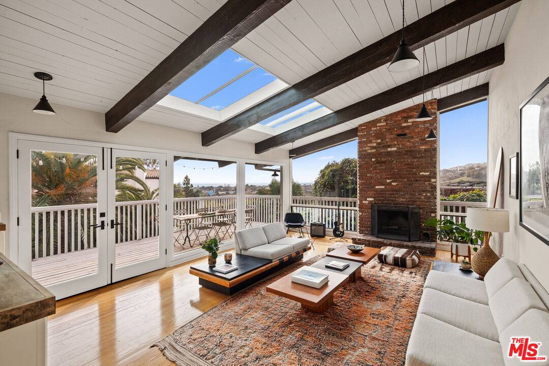 3629   Serra Rd 4BR Malibu La